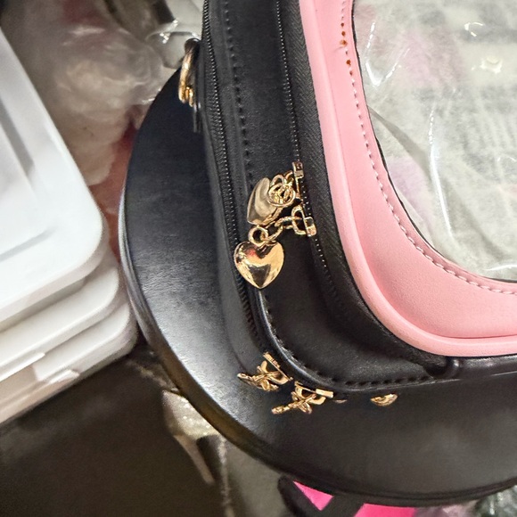 Retro TV Style Black and Pink Bag - Picture 10 of 15